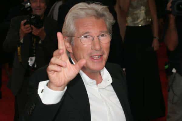 נכנעת ללכלוך? אפל, שמזוהה עם תכנים נקיים מאלימות ושפה גסה, נמצאת במגעים לרכישת סדרה ישראלית אלימה