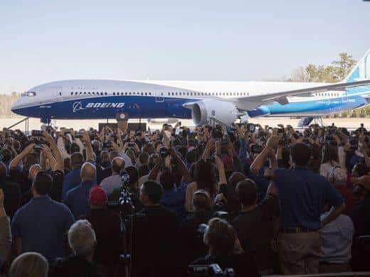 דרום קרוליינה: בואינג השיקה את משלוח מטוס הדרימליינר החדש והגדול ביותר שלה לסינגפור איירליינס