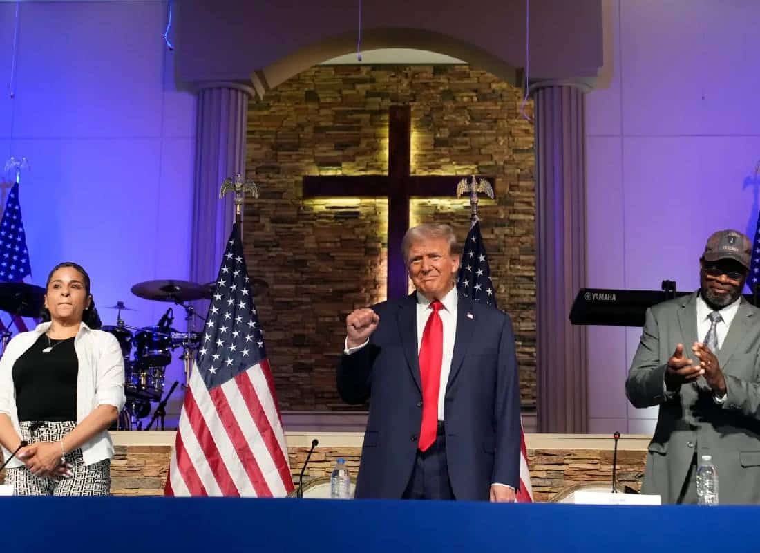 טראמפ  "מאמין יותר" באלוהים לאחר ששרד את ההתנקשות בחייו