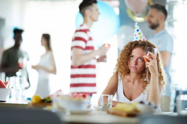 מגפת הבדידות: מרגישים בודדים גם כשאתם מוקפים באנשים? 