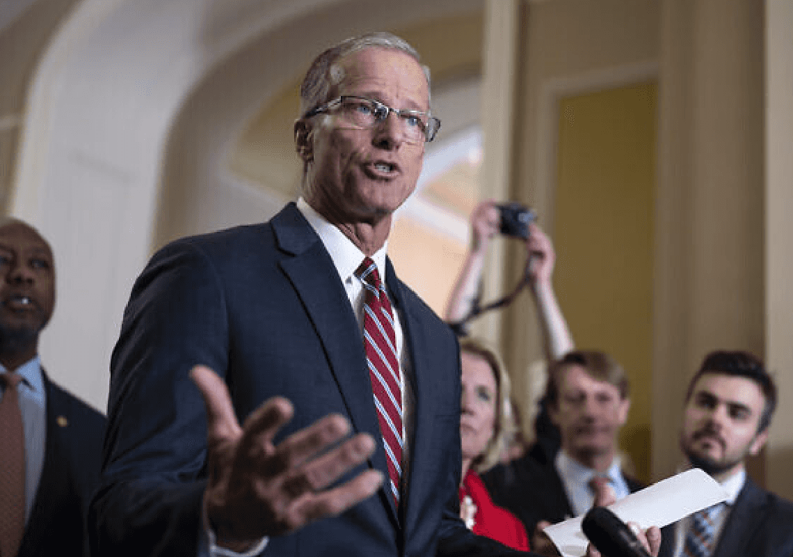 מנהיג הרוב הרפובליקני בסנאט מבטיח להגן על נתניהו מפני צווי מעצר של האג