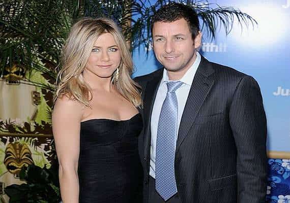 עובדים או נופשים? ג'ניפר אניסטון טסה לפראג עם אדם סנדלר