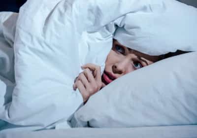 האם מוצרי חלב משבשים את החלומות? ממצאים מפתיעים ממחקר חדש