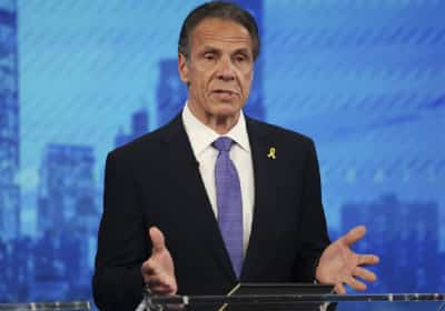 אנדרו קואומו שוב בתמונה: מיליונרים מעניקים לו דחיפה חזקה במרוץ לראשות העיר