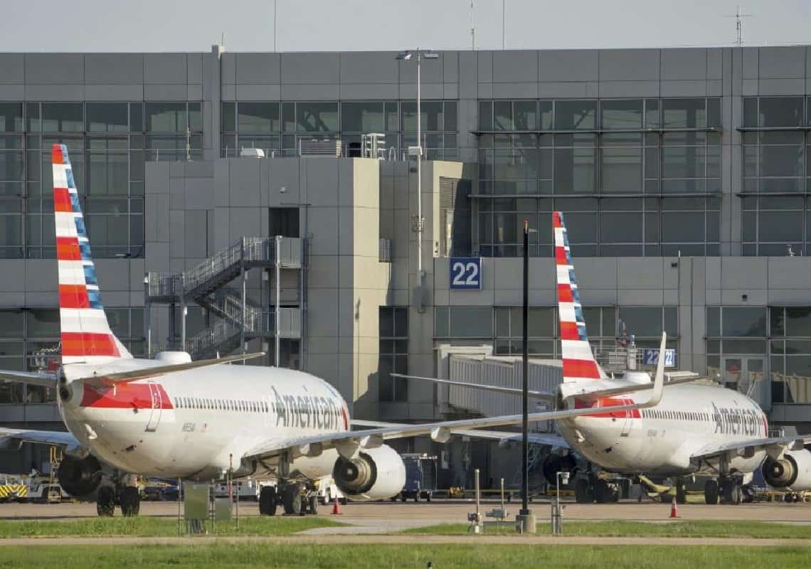 טרגדיה בטקסס: עובד בנמל תעופה נהרג בתאונת עבודה