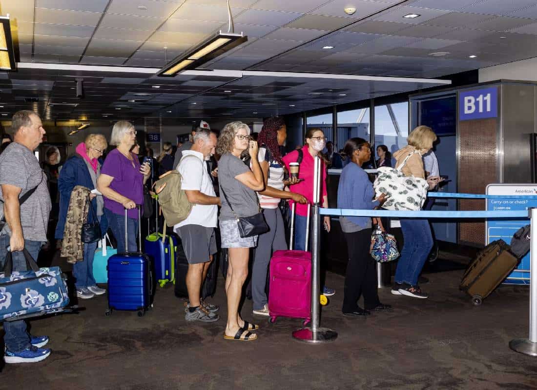 "דיפ-דיפ-דופ": אמריקן איירליינס מכריזה מלחמה על מתפלחים לתור