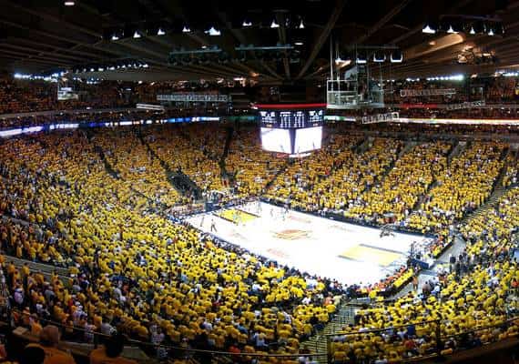 בלי כיסא ובלי לצפות במשחק: הכירו את הכרטיס החדש למשחק "גולדן סטייט ווריורס"