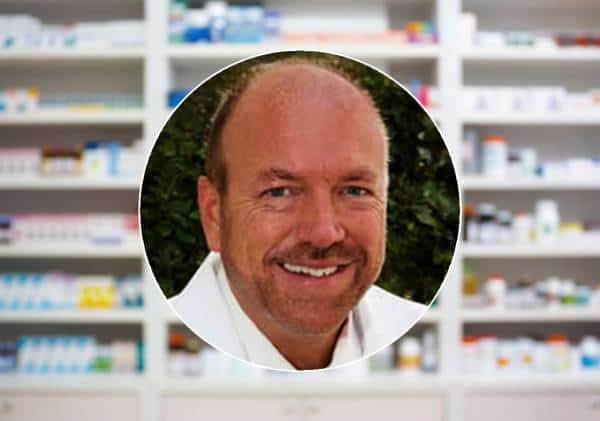 פייק דוקטור בניו ג'רזי: רוקח התחזה לרופא, שיכנע לקוחות לוותר על תרופות מרשם והבטיח ריפוי לקורונה