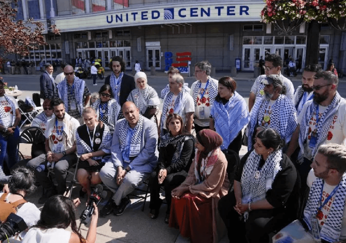 תנועת 'הבלתי מחויבים' דרשה דובר פלסטיני ב-DNC – וזה מה שהיא קיבלה