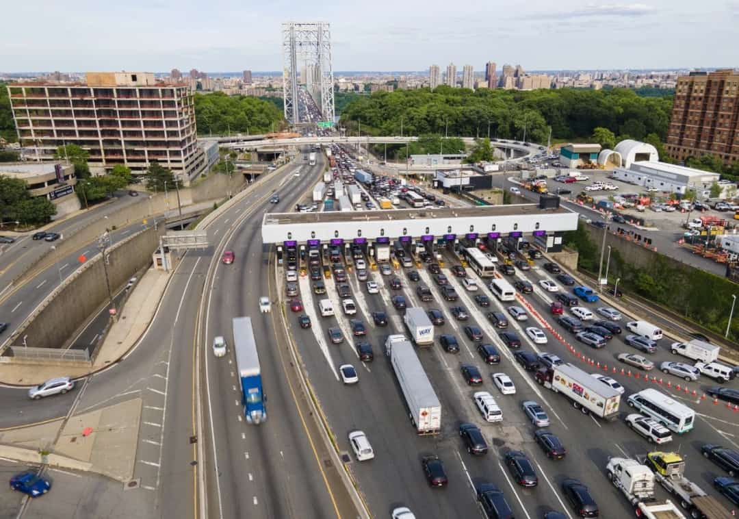 זה לא רק בראש שלכם: נהגי ארה"ב מבזבזים יותר זמן בכבישים