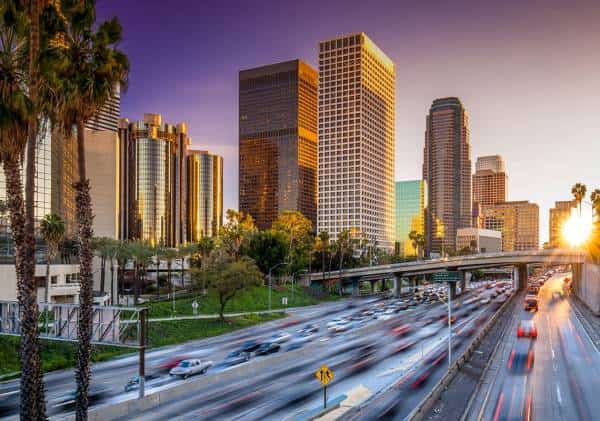 השלכות הפגיעה הכלכלית בלוס אנג'לס: נחצה רף מיליון מובטלים 