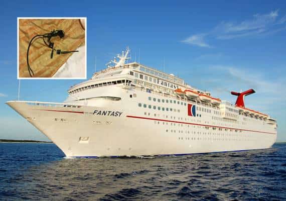 במהלך חופשת הקרוז: בני זוג מצאו מצלמה נסתרת בחדר המיטות