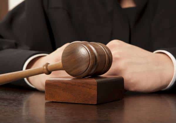 "תסגרי רגליים": המלצת שופט בניו ג'רזי לקורבן האונס לא עברה בשתיקה