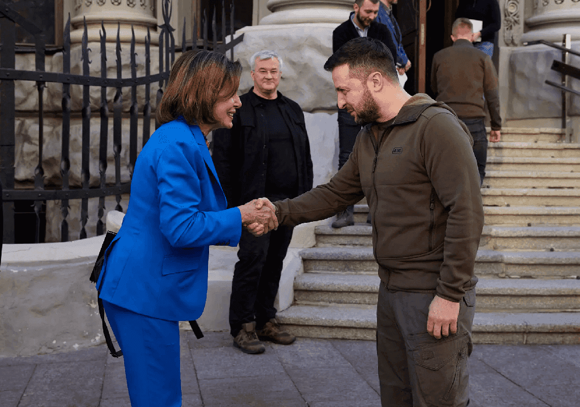 ביקור חשאי בקייב: יו"ר בית הנבחרים נפגשה עם נשיא אוקראינה