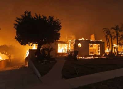 מחיר האש: ביטוחי הנכסים בקליפורניה יזנקו באופן דרמטי בשנים הקרובות