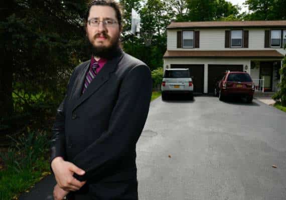 ניו יורק: הילד בן שלושים, ובית המשפט מחייב אותו לעוף מבית הוריו