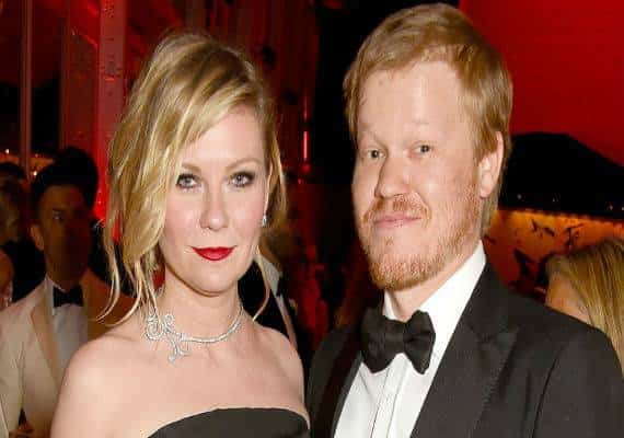 מזל טוב: קירסטן דאנסט, ילדה תינוק לארוסה, ג'סי פלמונס, אותו פגשה על הסט של "פארגו"