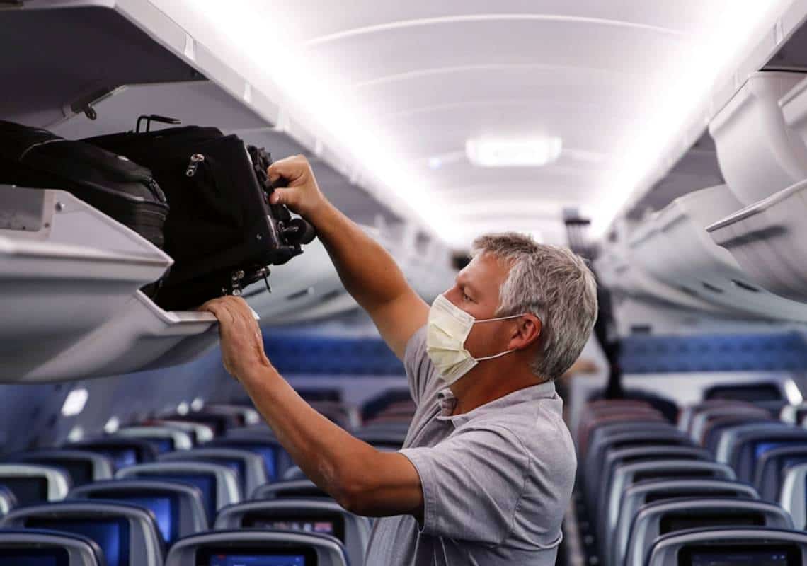 עושים סדר: כך הגיבו חברות התעופה בארה"ב לביטול חובת עטיית המסכות