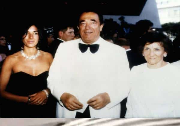 כולם שואלים מאין השיג אפשטיין את כספו, האם פיתרון השאלה טמון באיש המוסד היהודי שהיה אביה של גיליין מקסוול?