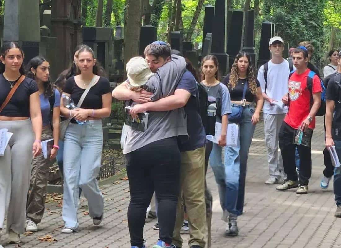 "ציור ילד באושוויץ חושף תעלומה משפחתית בת 80 שנה"