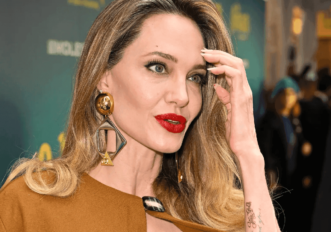 ברקע הדרמה המשפטית עם בראד פיט: אנג'לינה ג'ולי חושפת קעקוע חדש