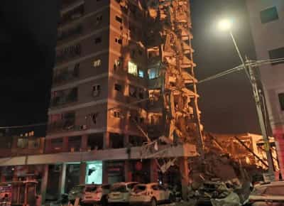 מטח משולב של טילים וכטבמים מאיראן הרג 4 בטמרה ואישה בבת ים. עשרות נפצעו, ישראל איימה לחסל את ח'מינאי