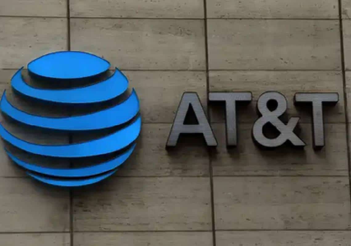 "לאמריקאים אין כסף לשלם את חשבון הסלולרי בזמן": מניות AT&T צונחות בשל קושי של הצרכנים לעמוד בהוצאות