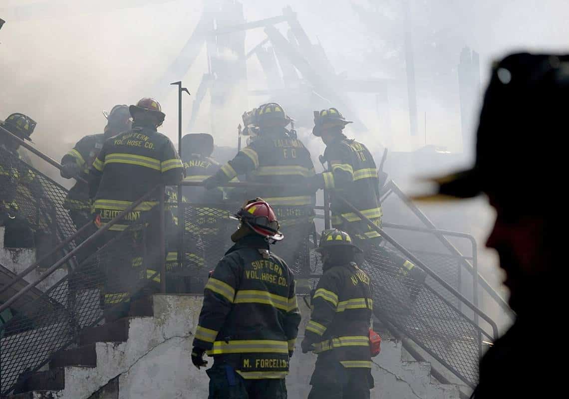 שריפה קטלנית בבית אבות בניו יורק: דייר וכבאי נהרגו בספרינג ואלי