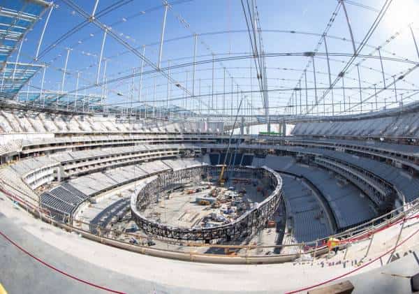 אופטימיות בלוס אנג'לס: אצטדיון הפוטבול החדש ייפתח במועד המתוכנן