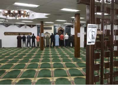 בצל המלחמה בעזה: גל של אלימות נגד מוסלמים אמריקאים מטלטל את קהילות הדת השונות