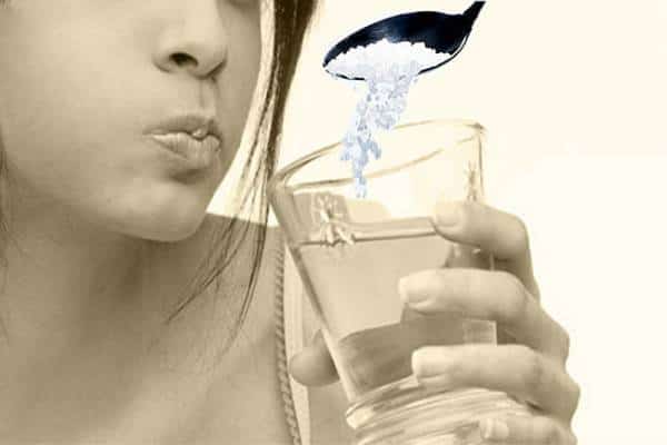 מלאו פיכם מים ומלח: כך תוכלו להכין בבית תכשיר לניקוי יעיל של חלל הפה