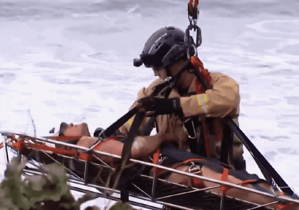 תיעוד דרמטי מסן דייגו: גבר שנלכד בין סלעי הר – חולץ אחרי מספר ימים