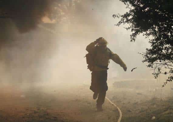 קליפורניה בוערת, אבל המחוקקים לא יחמירו את האפשרות להטיל על חברות אחריות כספית לשריפות