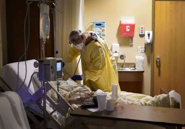 התסריט שממנו חששו בארה"ב: מספר המאושפזים מתקרב ל-100 אלף וצפוי להמשיך לעלות