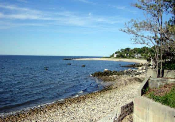 לונג איילנד: 19 חופים התגלו כמזוהמים 