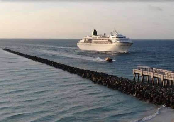 מיאמי ביץ': הרשויות נגד משמר החופים - ובינתיים אנשים ממשיכים למות