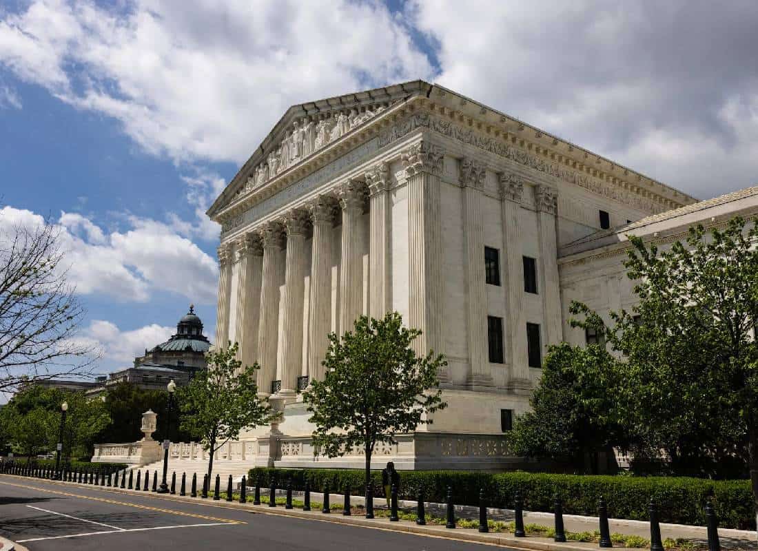 בית המשפט העליון נותן אור ירוק לטראמפ: 350 אלף ונצואלים עלולים לאבד הגנה מגירוש