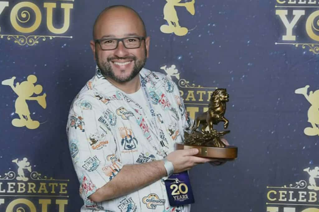 עובד בכיר בדיסני נכלא בשל החזקה של פורנוגרפיה פדופילית