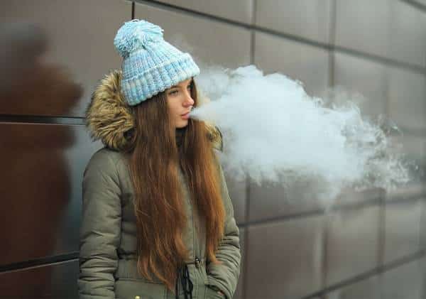 מאות אושפזו לאחר שעישנו ממכשיר אידוי, רשויות הבריאות מפרסמות אזהרה חריגה