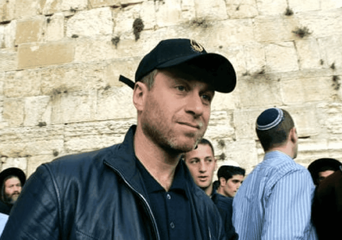 בזמן שהוא חוגג בכותל את בר המצווה של בנו - קנדה הודיעה על סנקציות נגד רומן אברמוביץ'