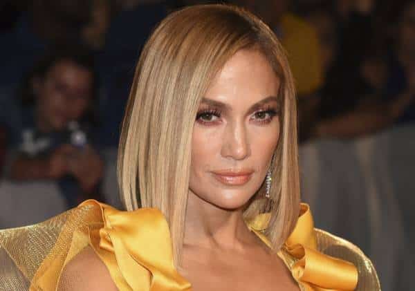 התאומים של ג'ניפר לופז נראים בול כמו אמא