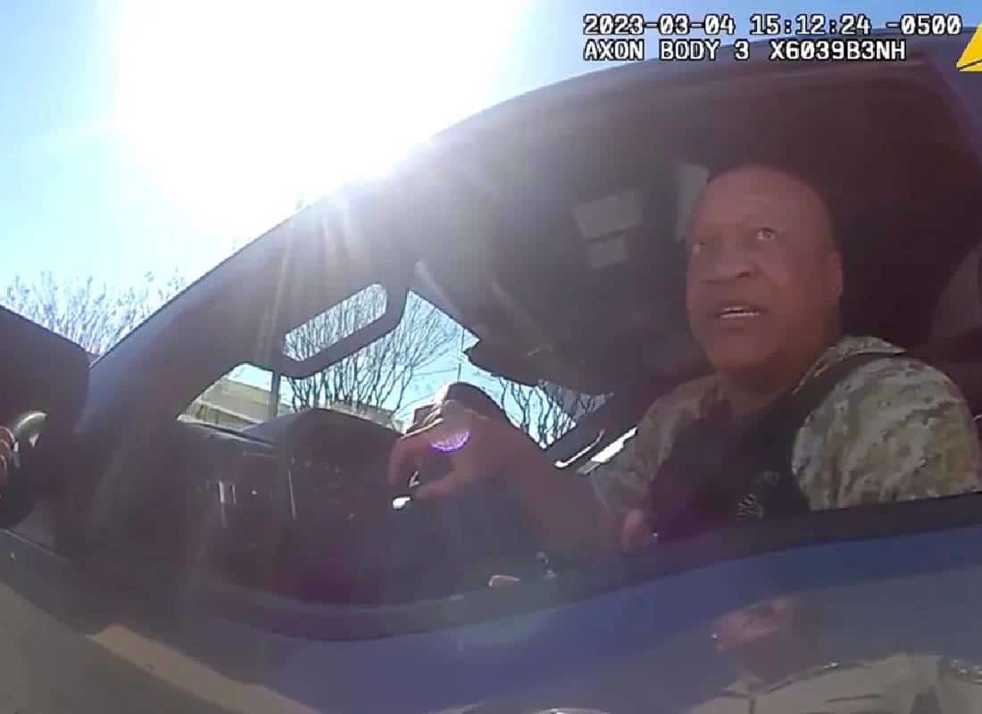 צפו: שריף מג'ורג'יה הזמין תגבורת משטרתית לאחר שבורגר קינג טעו בהזמנה שלו