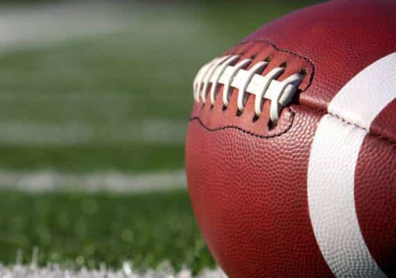 לוס אנג'לס: מאמן פוטבול בבית ספר תיכון נעצר בחשד לקיום יחסי מין עם תלמידה