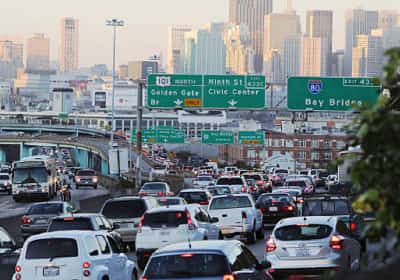 צפון קליפורניה מובילה בפקקים: זמני הנסיעה הארוכים ביותר בארצות הברית
