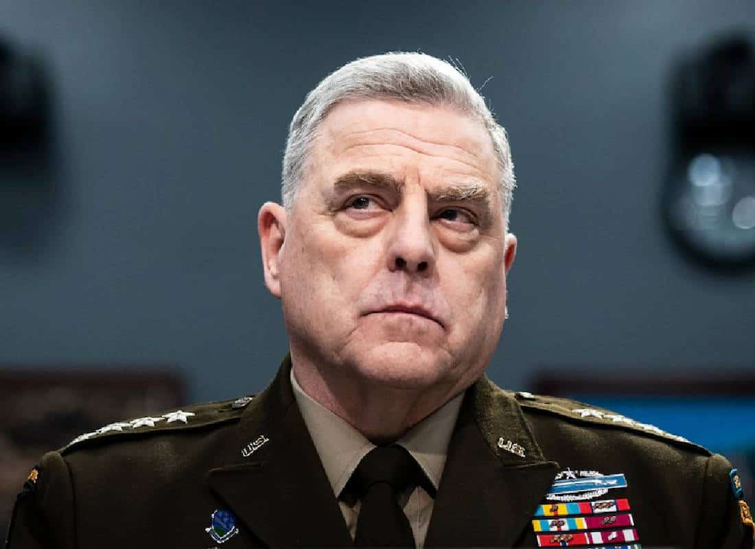 היושב ראש לשעבר של המטות המשותפים אומר שטראמפ הוא "האדם הכי מסוכן למדינה הזו"