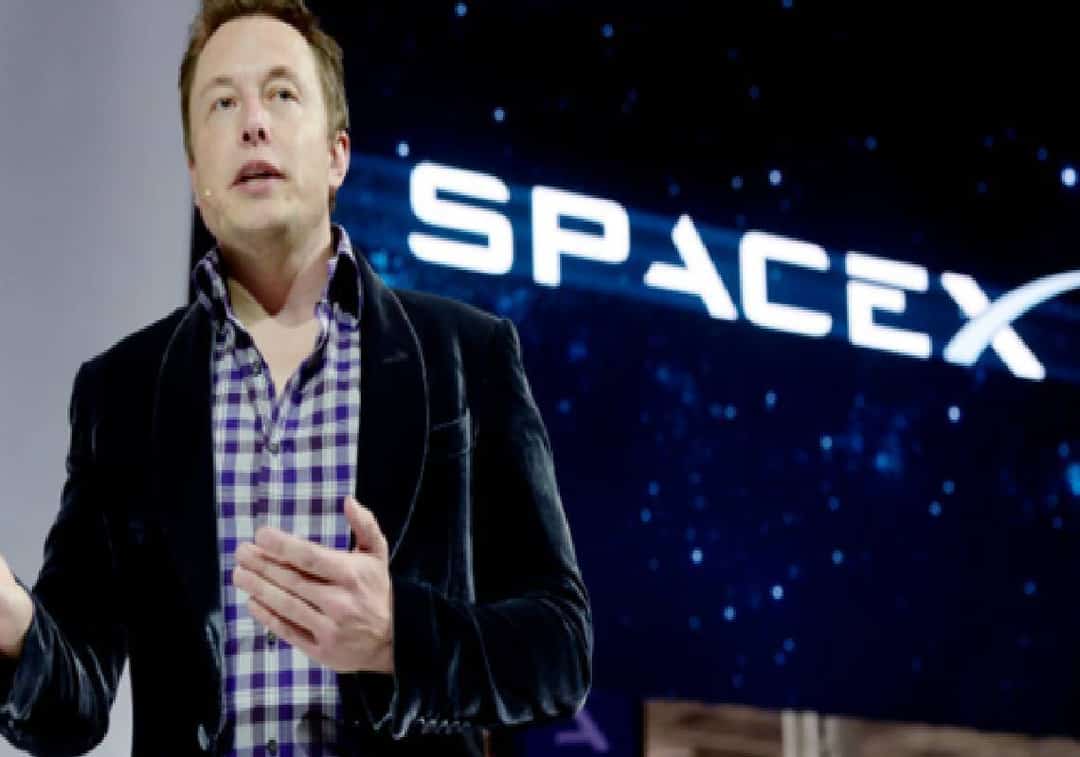 מאסק מטיל פצצה: "SpaceX עלולה לפשוט רגל"