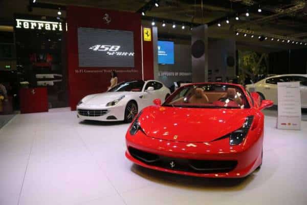 פלורידה: שירות ה-VALET מסר את הפרארי בעלות 300 אלף דולר, לאדם הלא נכון 