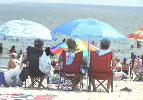 ניו יורק: אוהבים ללכת לחוף? אלה החופים שכדאי לכם להימנע מהם בגלל בקטריות