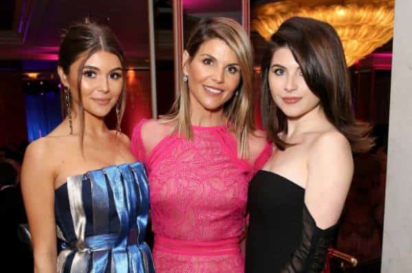 אמהות אכלו בוסר: הבנות של לורי לוקלין עוזבות את הלימודים