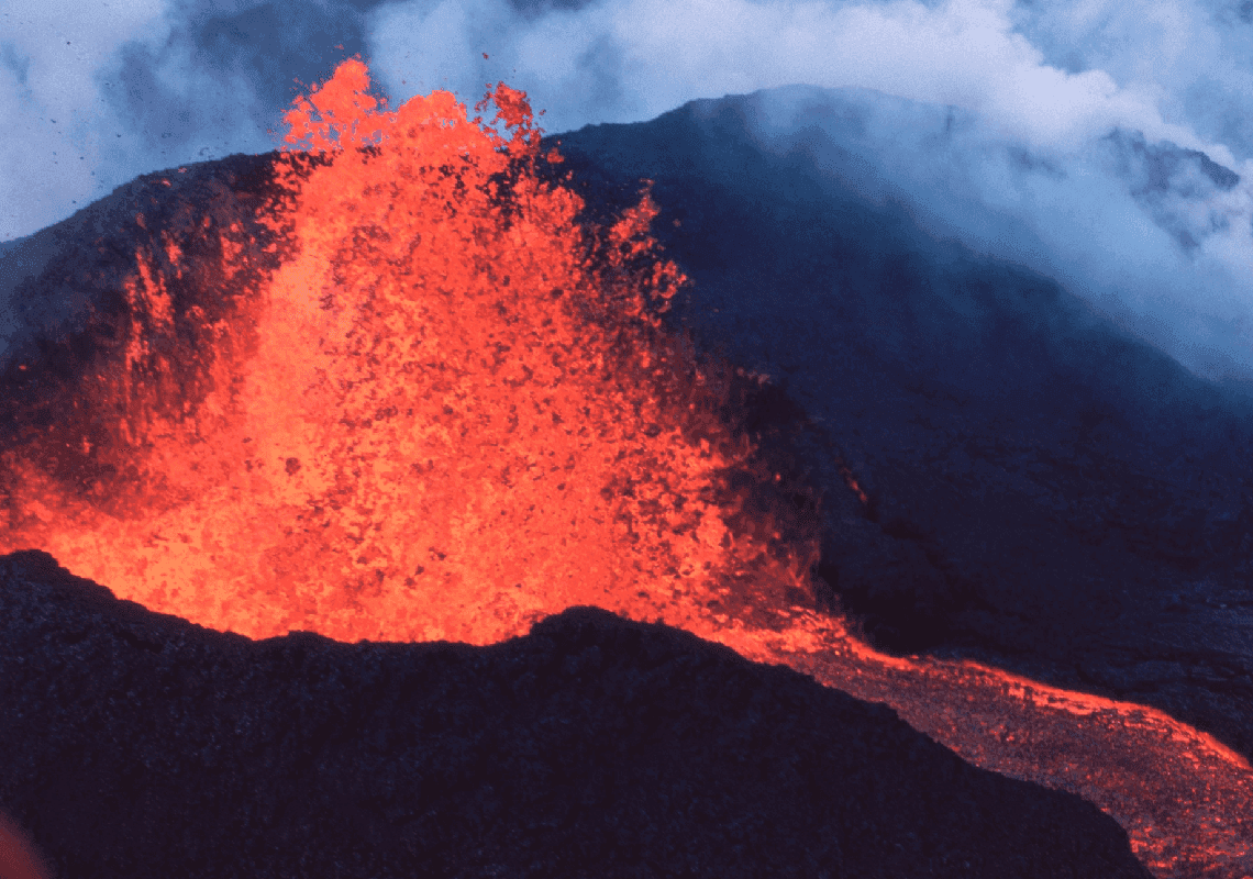 הוואי: הר הגעש מהגדולים בעולם נסגר אחרי שזוהו 65 רעידות אדמה ביום 